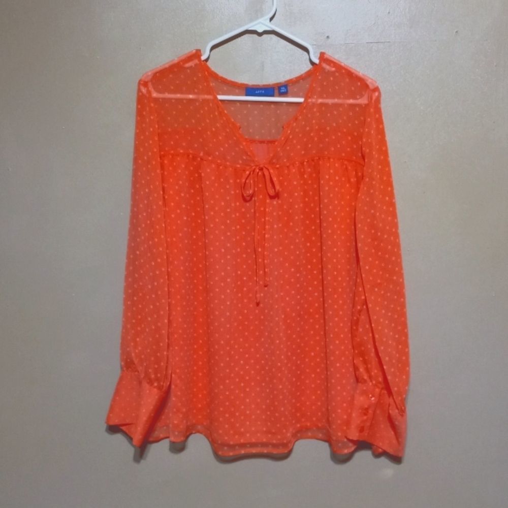 Shipped to @kimmersposhmark APT.9 apricot polyester semi-sheer top, sz XXL SOLD